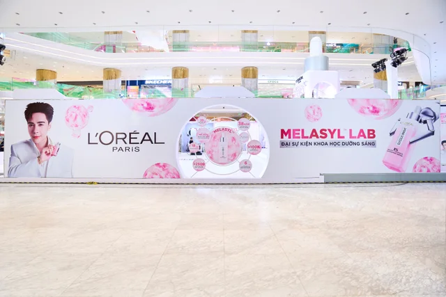 Pink L’Oréal Paris Melasyl Lab branding around the pop-up at Thiso Mall
